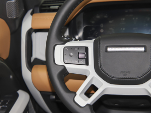 202390 3.0T P400 ؄e п؅^