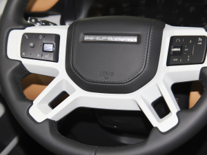 202390 3.0T P400 ؄e п؅^(q)