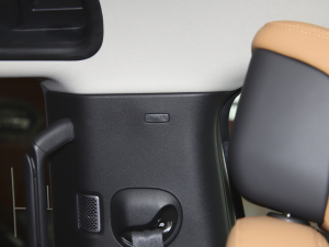 202390 3.0T P400 ؄e п؅^