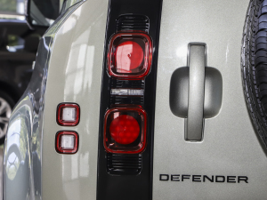 202390 2.0T P300 X-DYNAMIC HSE ^