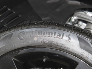 2023110 5.0T V8 ݆̥Ʒ