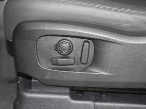 2023110 5.0T V8 {{(dio)(ji)