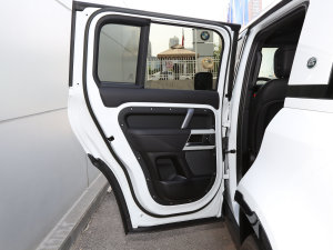 2023Ŀ 110 3.0T P400 X-DYNAMIC HSE ܇T