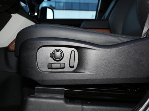 2023Ŀ 110 3.0T P400 ؄e {{