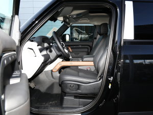 2023Ŀ 110 3.0T P400 ؄e ǰſg