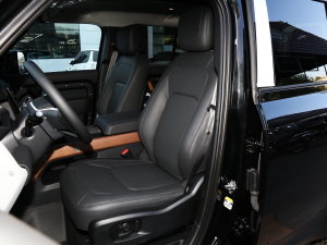 2023Ŀ 110 3.0T P400 ؄e {