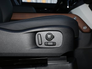 2023Ŀ 110 3.0T P400 ؄e g