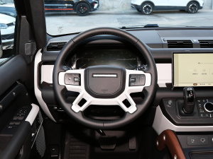 2023Ŀ 110 3.0T P400 ؄e P