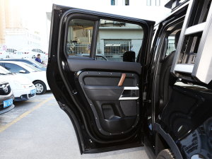 2023Ŀ 110 3.0T P400 ؄e ܇T