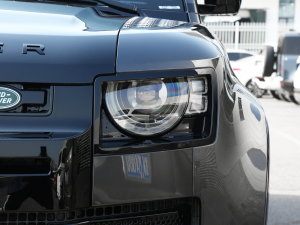 2023130 3.0T P400 X ^