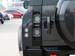 2023130 3.0T P400 X ^