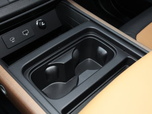 2023130 3.0T P400 X ǰű