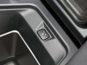 2023Ŀ 90 3.0T P400 XS g