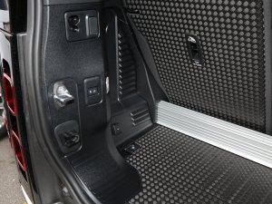 2023Ŀ 90 3.0T P400 XS g