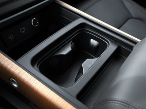 2023130 3.0T P400 HSE ǰű