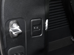 2023130 3.0T P400 HSE g