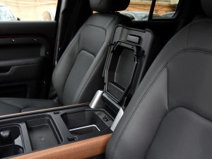 2023130 3.0T P400 HSE g