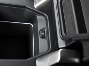 2023130 3.0T P400 HSE g