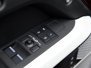 2023130 3.0T P400 HSE п؅^(q)