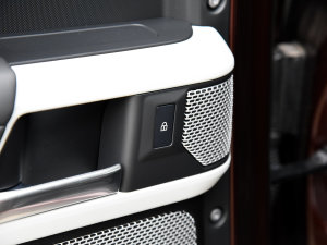 2023130 3.0T P400 HSE п؅^(q)