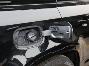 2023Ŀ 110 5.0T V8 w