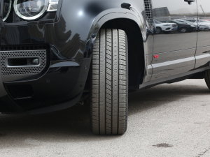 2023Ŀ 110 5.0T V8 ^