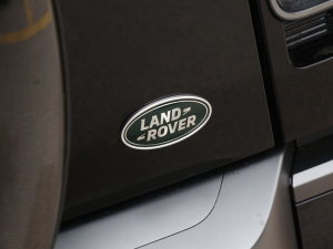 2023Ŀ 110 5.0T V8 ^