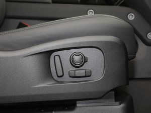 2023Ŀ 110 5.0T V8 g