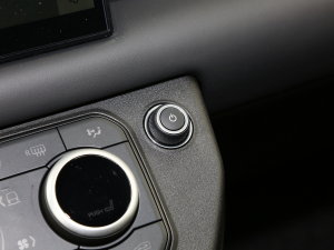 2023Ŀ 110 5.0T V8 {(dio)(ji)