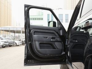 2023Ŀ 110 5.0T V8 {λ܇(ch)T(mn)