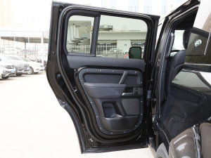 2023Ŀ 110 5.0T V8 ܇(ch)T(mn)