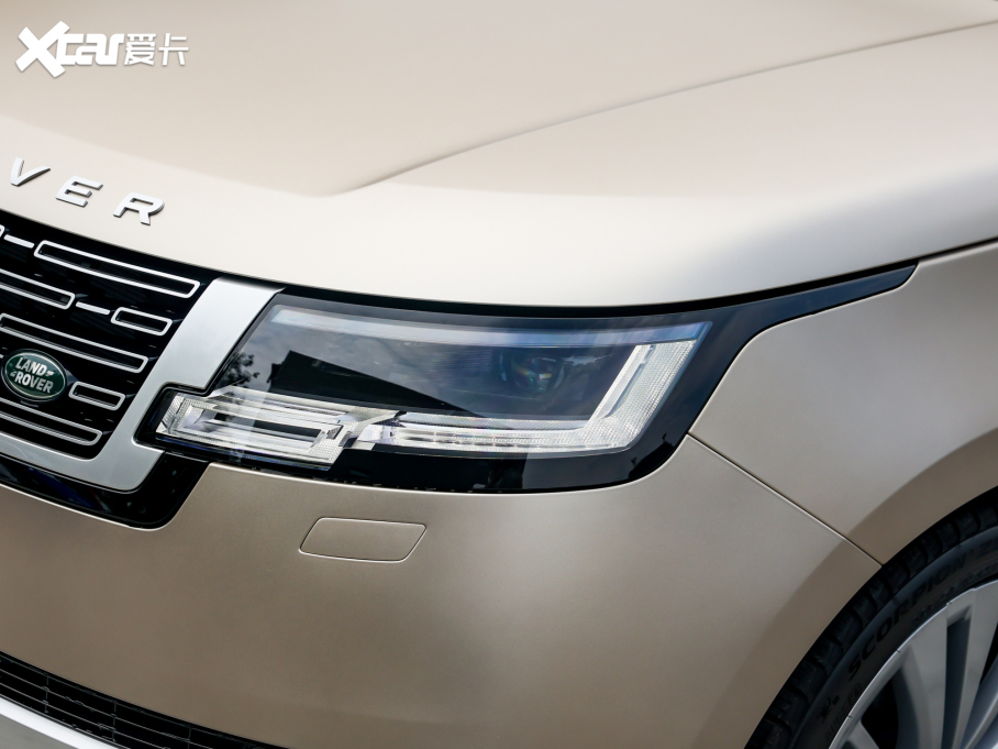 2023 4.4 V8 530PS װl