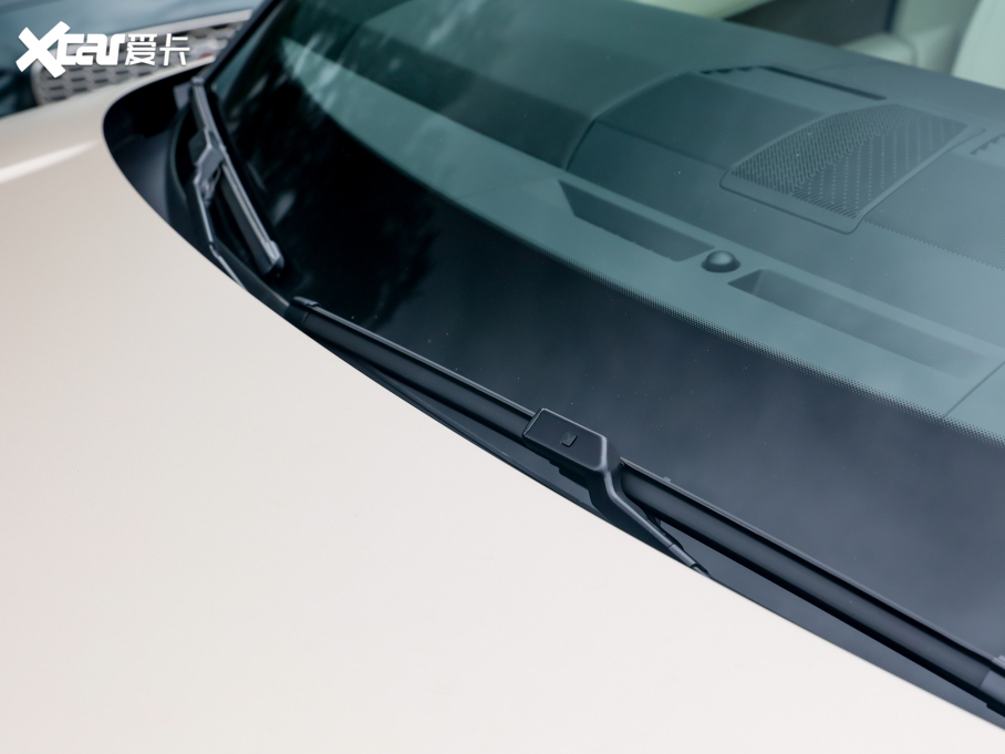 2023 4.4 V8 530PS װl