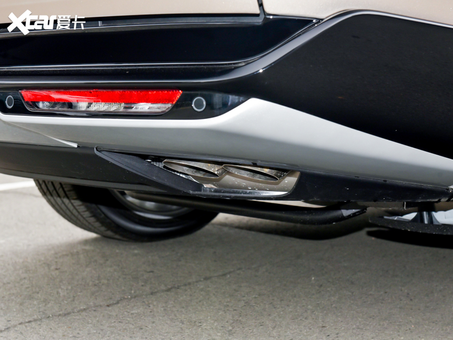 2023 4.4 V8 530PS װl(f)