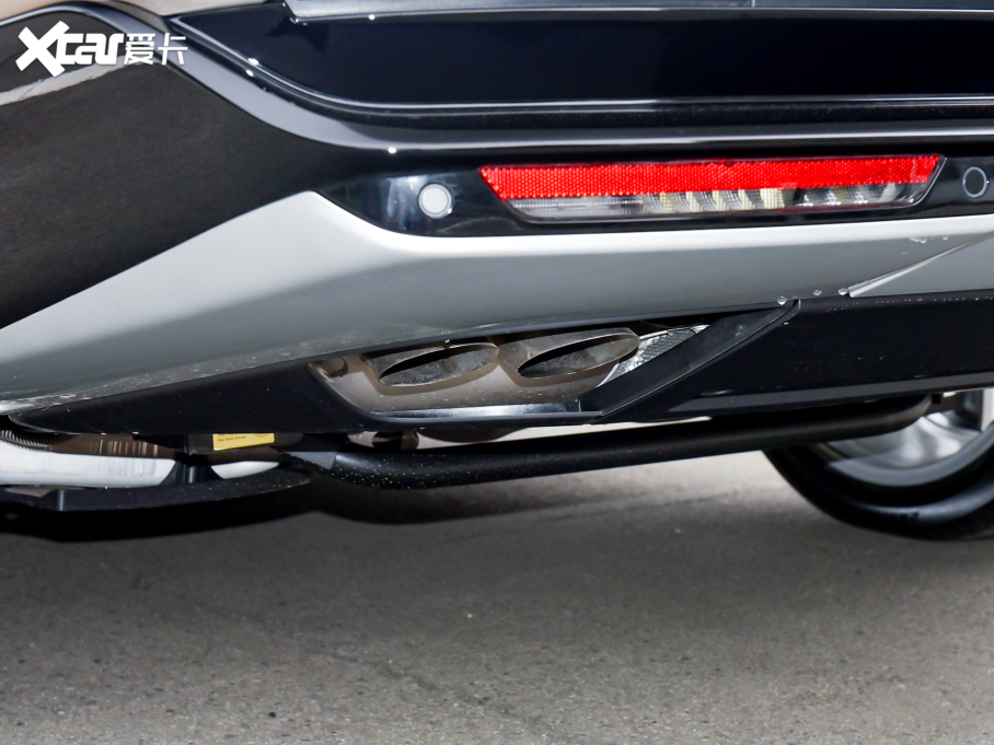 2023 4.4 V8 530PS װl