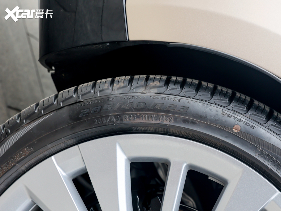 2023 4.4 V8 530PS װl(f)