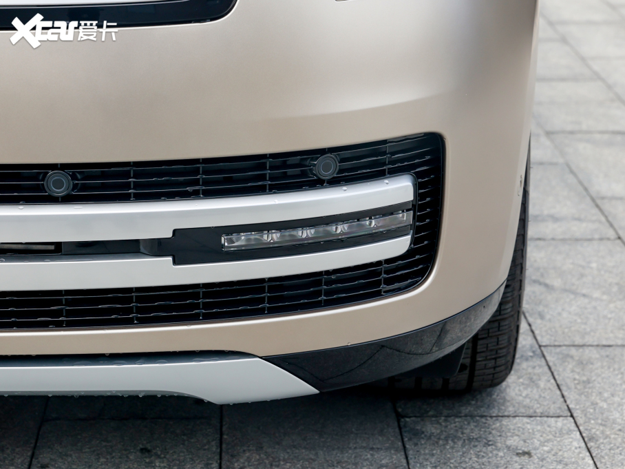 2023 4.4 V8 530PS װl(f)