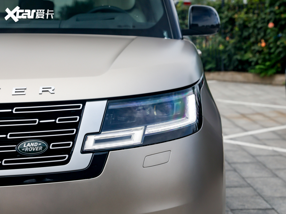 2023 4.4 V8 530PS װl