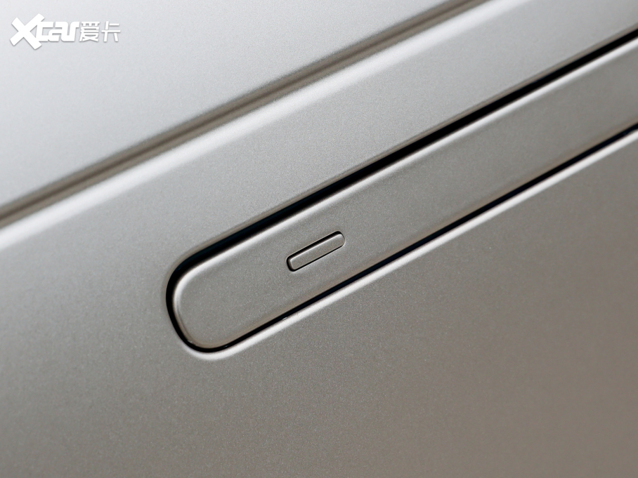 2023 4.4 V8 530PS װl