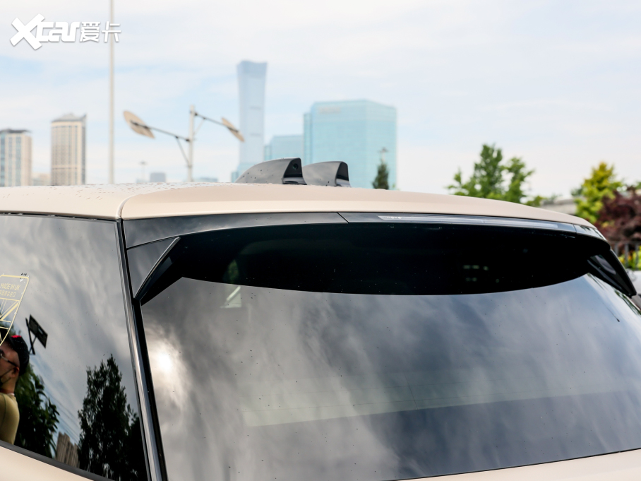 2023 4.4 V8 530PS װl(f)