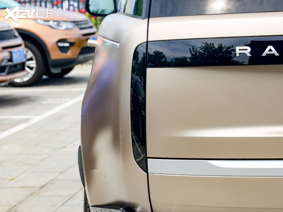 2023 4.4 V8 530PS װl(f)