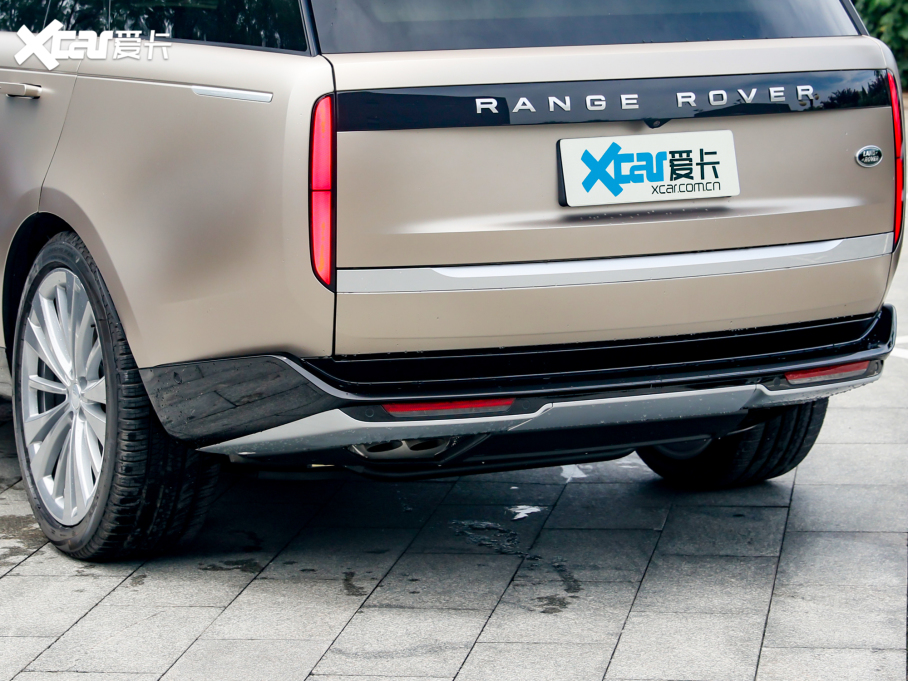 2023 4.4 V8 530PS װl(f)