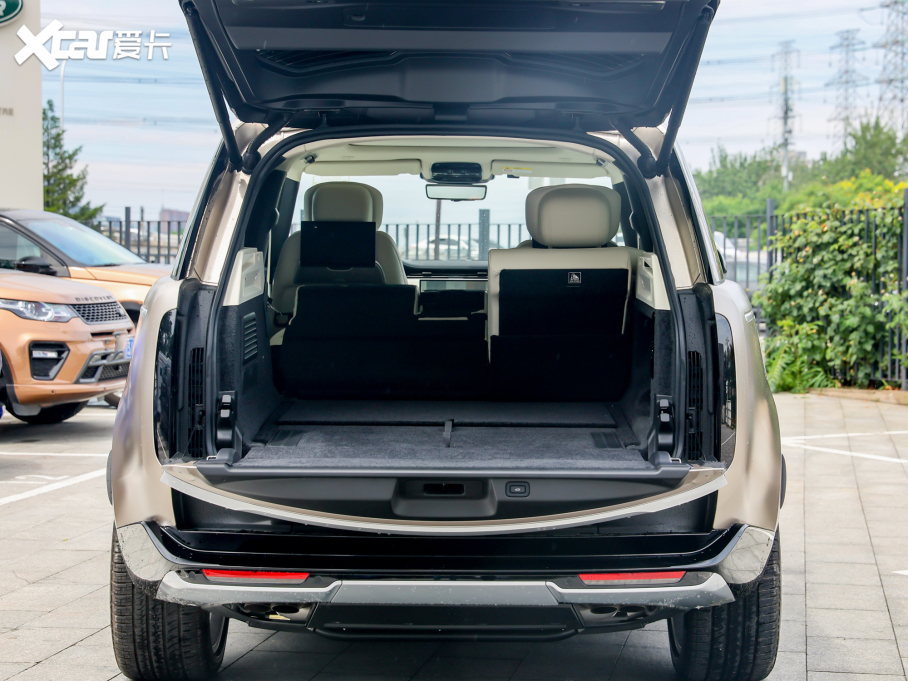 2023 4.4 V8 530PS װl(f)