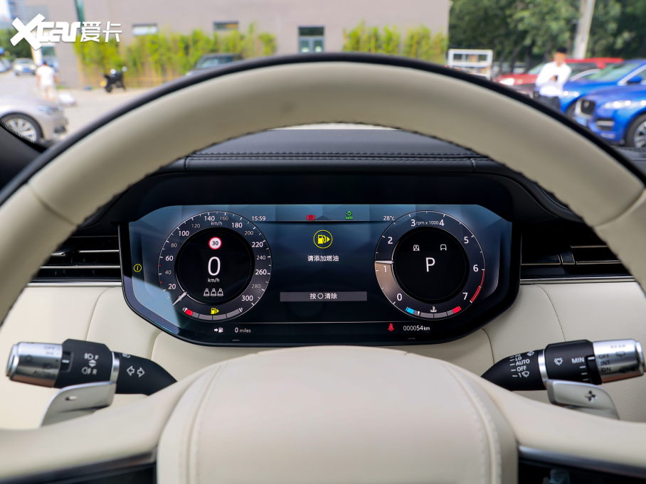 2023 4.4 V8 530PS װl