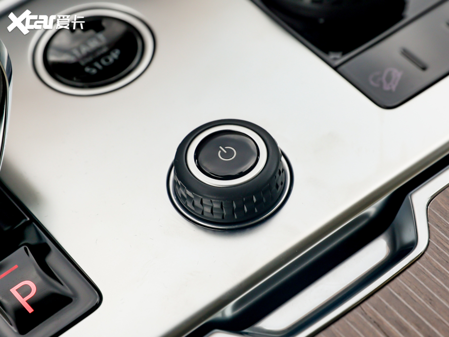 2023 4.4 V8 530PS װl(f)