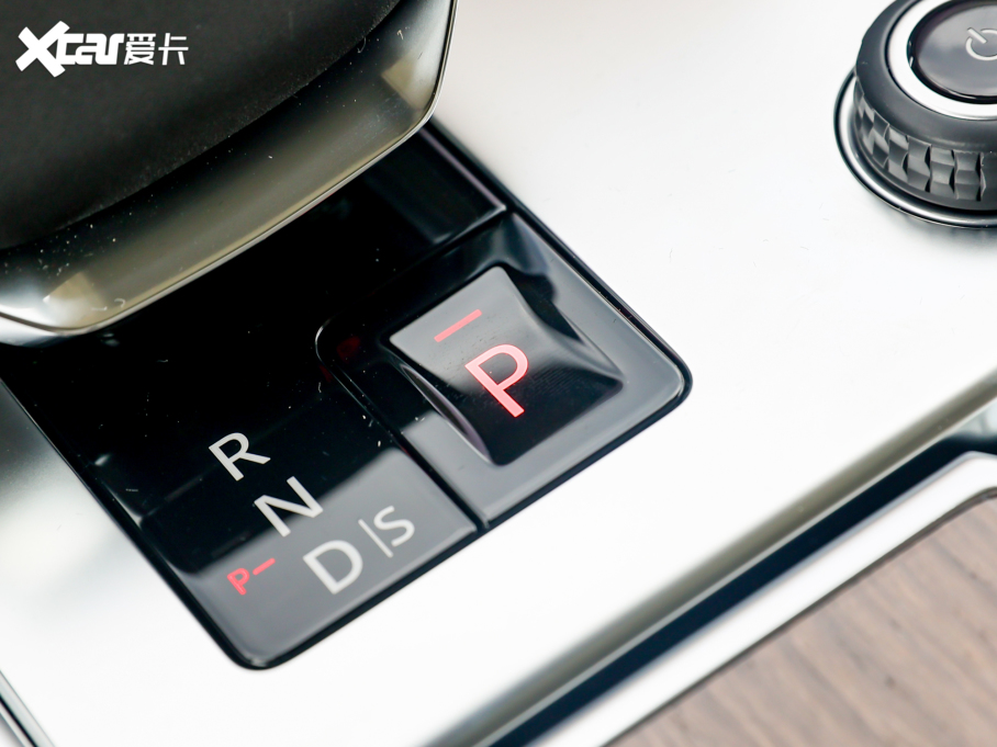 2023 4.4 V8 530PS װl(f)