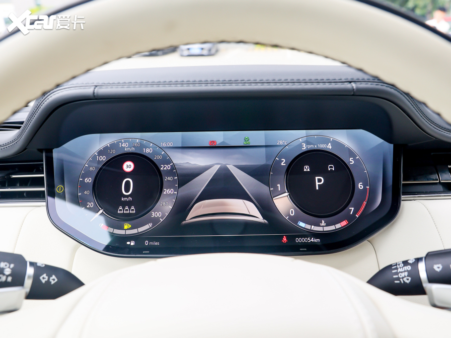 2023 4.4 V8 530PS װl(f)