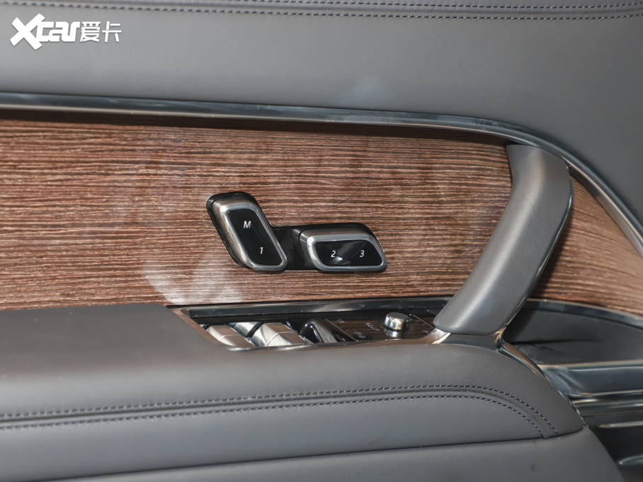 2023 3.0 L6 360PS ʢ