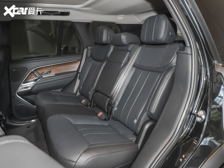 2023 3.0 L6 360PS ʢ