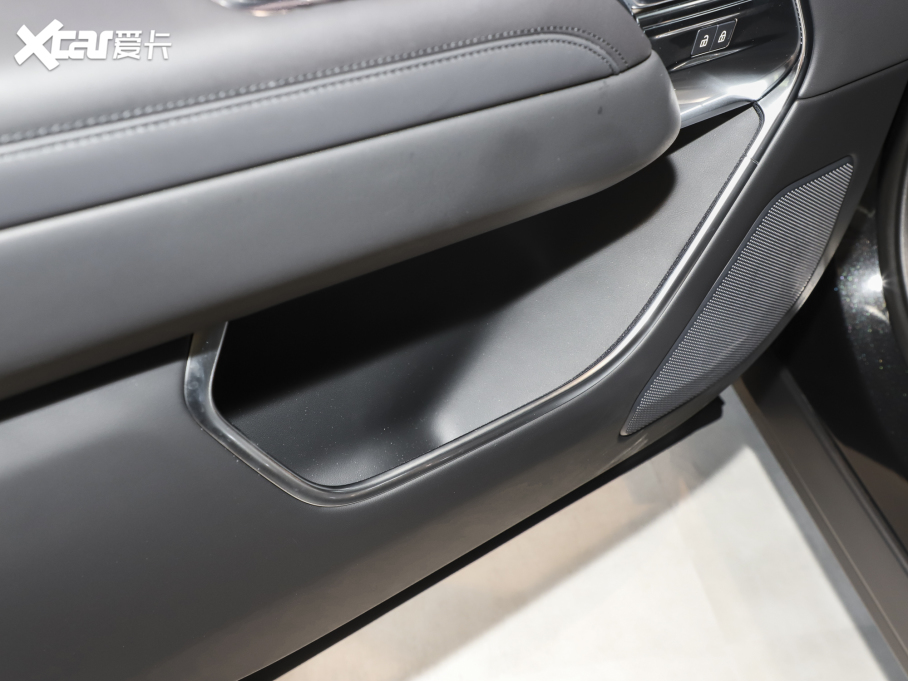 2023��� 3.0 L6 360PS ʢ����